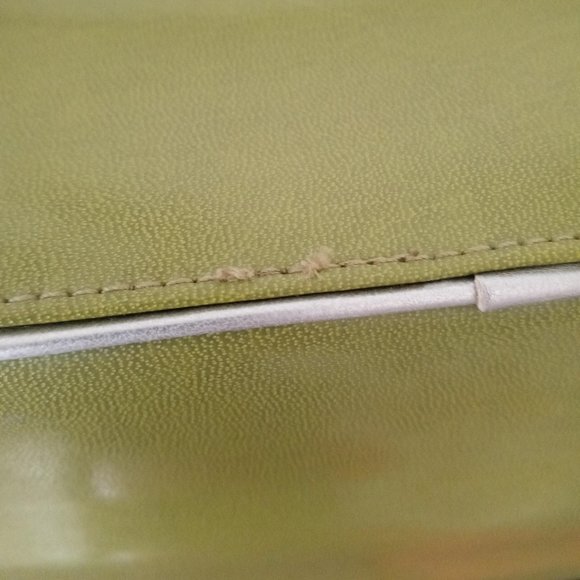 Tahitian Noni Olive Green Travel Bag - Picture 14 of 16